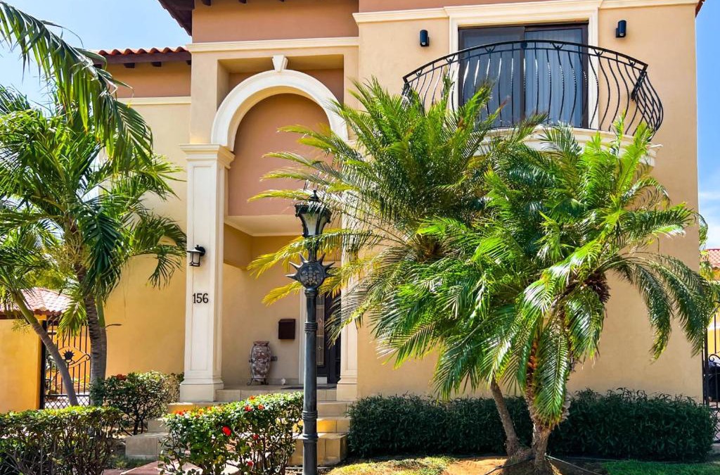 Gold Coast Villa | Diamante 156 Luxury Villa in Gold Coast 3 Community Pools
