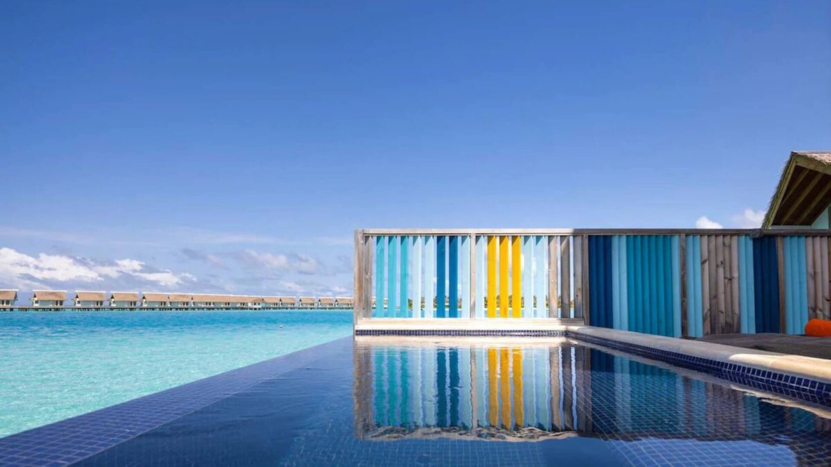 Farukolhufushi Island Hotel | Diamond Overwater Pool Villa, Hard Rock, 2 Twin Bed, Lagoon Access