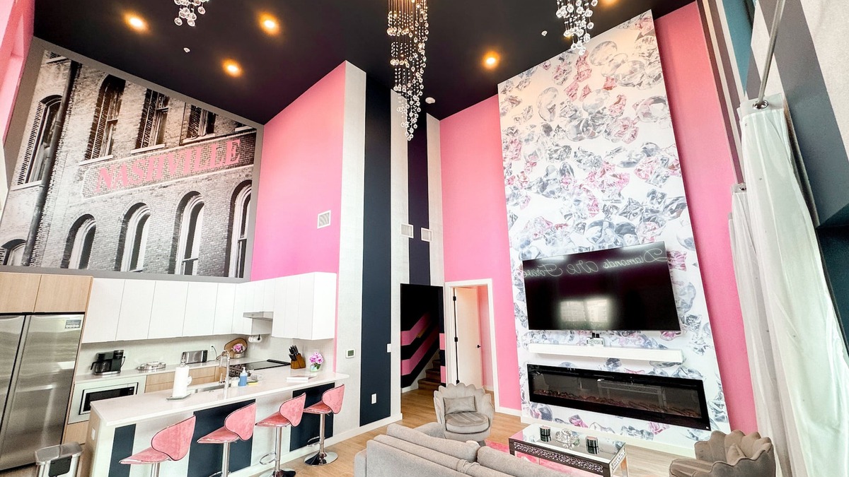 Eighth Avenue Condo | Diamonds Are Forever Bridal Condo- Walk to Broadway, Heated Pool, Gym, Parking