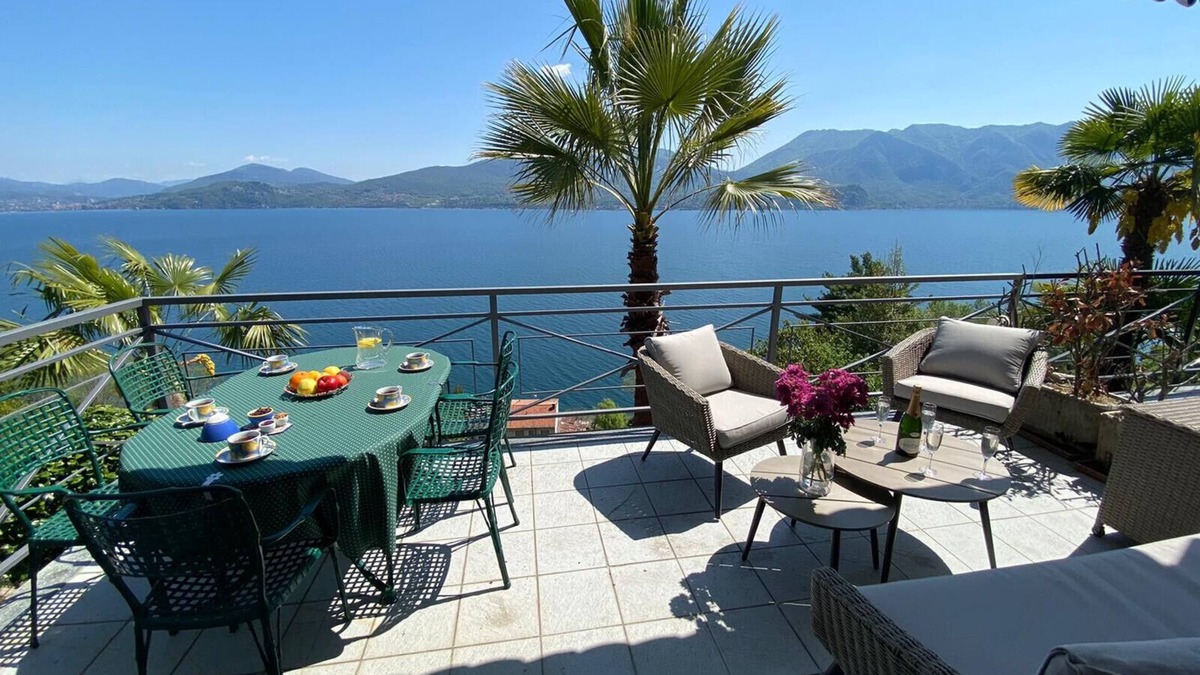 Oggebbio Villa | Diana villa with garden and lake view in Oggebbio