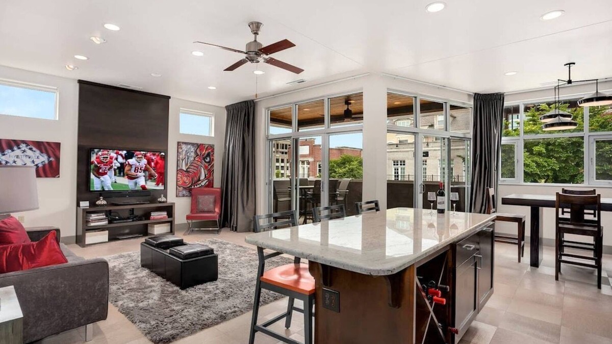 Fayetteville Condo | Dickson St Condo - On Dickson Street - Walkable