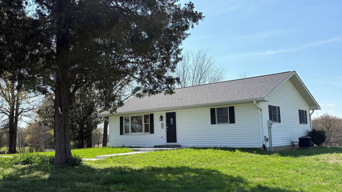 Vienna House | Dickson Trails to Adventure, Charming 2-Bedroom House in Vienna