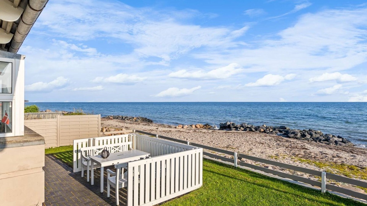 Tørresø House | "Diderik" - 5m from the sea by Interhome