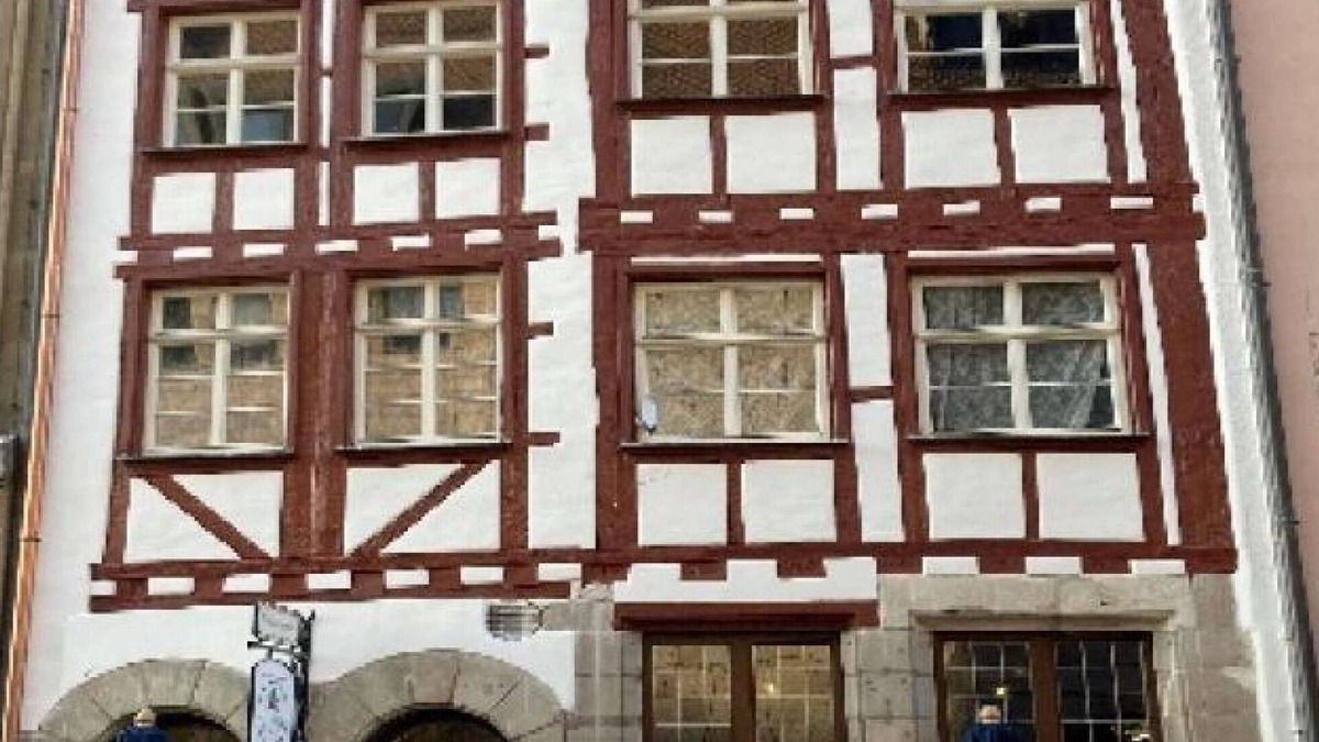 Nuremberg Old Town Apartment | DIe Baumwolle. etsablishes 1430 one of the oldest houses in nuremberg