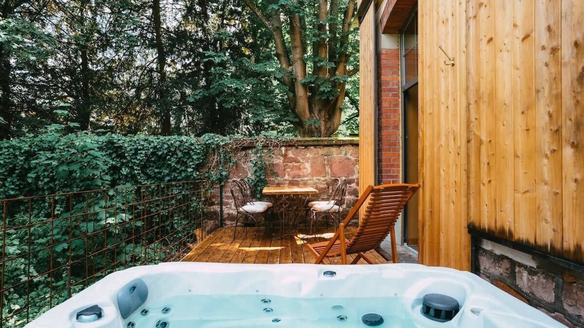 Guebwiller Apartment | Diego I Private Jacuzzi and garden !
