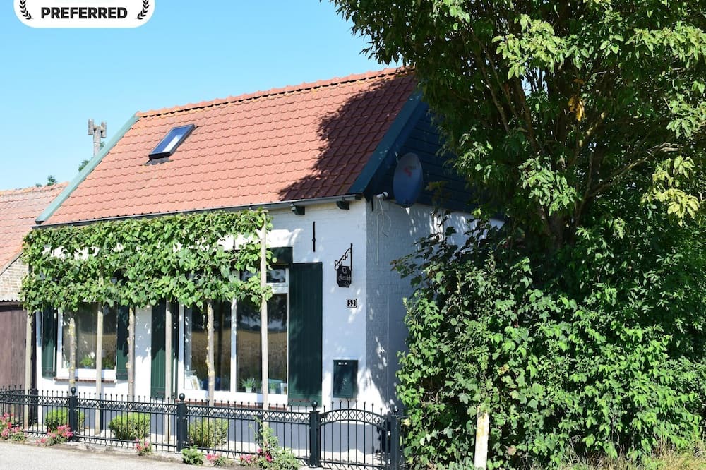 Schoondijke House | Dike House in Schoondijke near Beaches