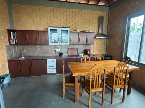 Pannala Villa | Dikkale Lakefront Villa