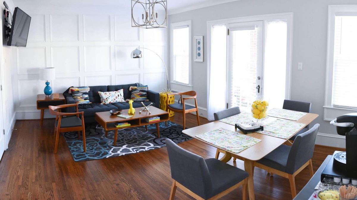 Dilworth Condo | DilworthDigs, a groovy little place!