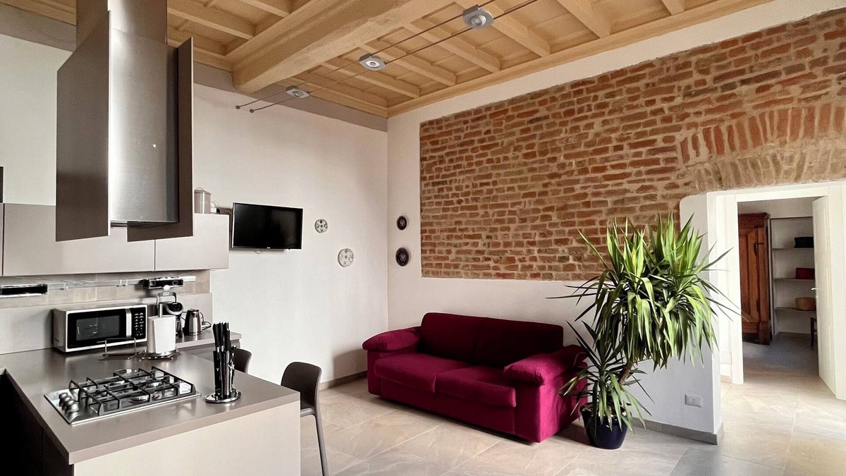 Pavia Apartment | Dimora Boezio7, elegant apartment in the center