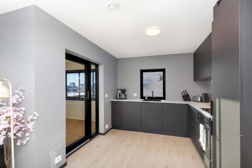 Kristiansand Apartment | DINBNB Homes 5 Bedroom Family House - Free Parking