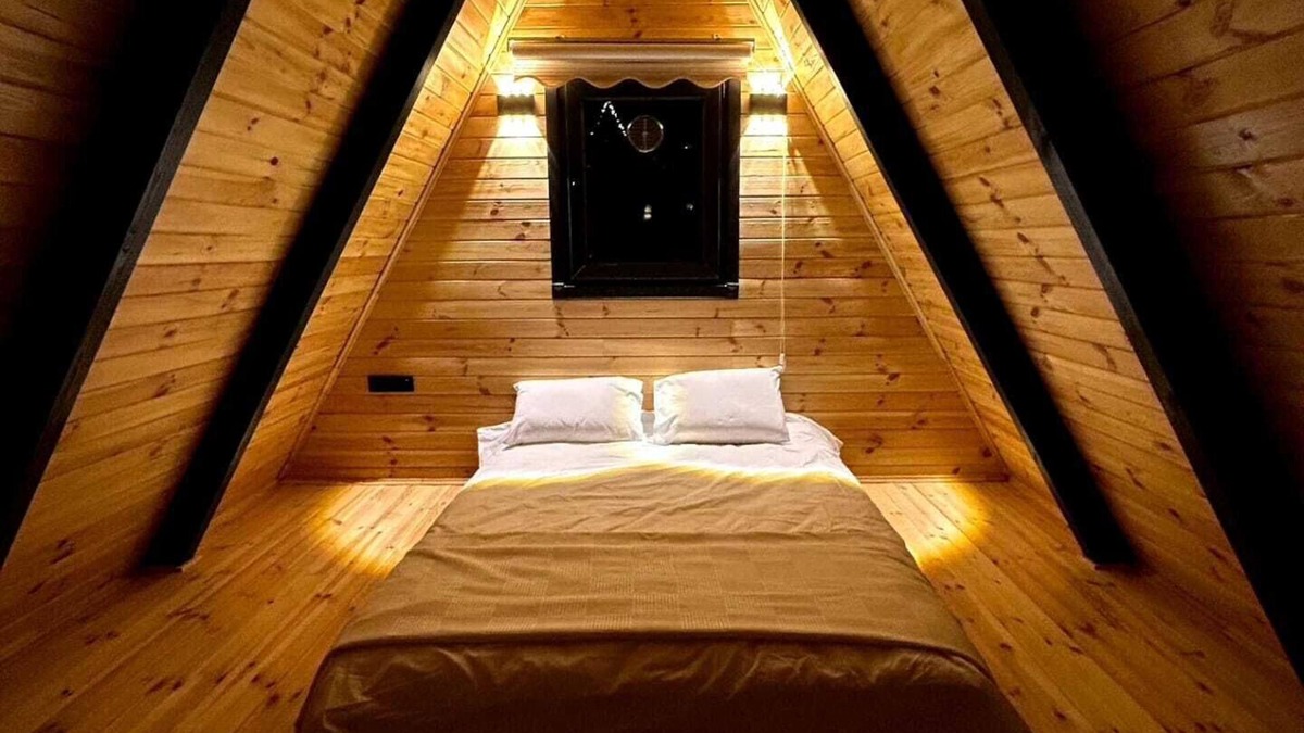 Sapanca House | Dinlendirici ve Lüks Tatil Deneyimi: Havuzlu Jakuzili Bungalovumuzu Keşfedin!"