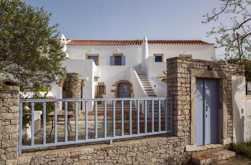 Perlegianika House | Dipaton House