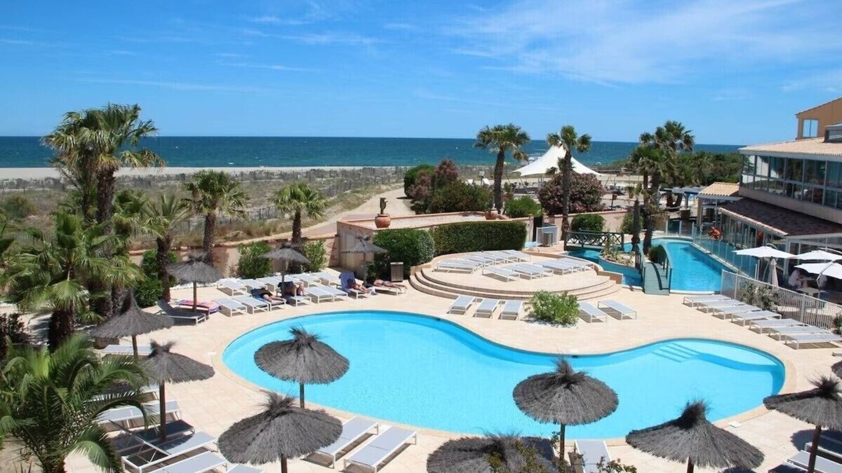 Saint-Cyprien Plage Apartment | DIRECT ACCESS TO SEA AND POOL, COMPLETELY REFURBISHED IN 2019