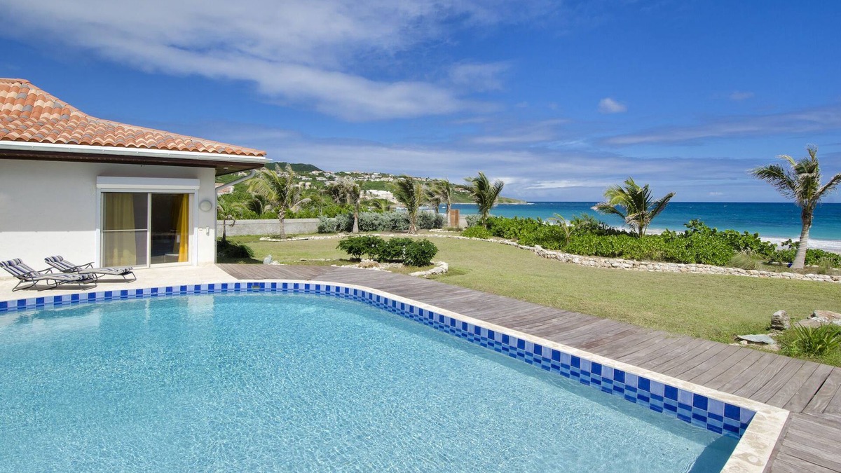 Upper Prince's Quarter Villa | Direct Beachfront 6 BDR/en-suite/maid included. Excellent service. Rare gem (H)
