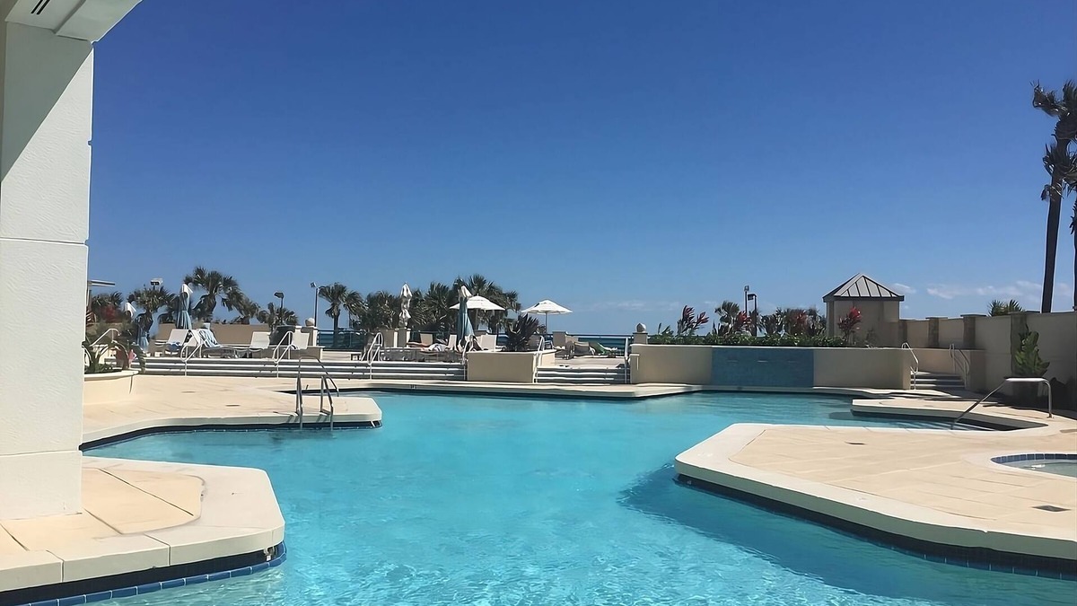 Brush - Stewarts Hotel | Direct Beach Access! Two City View Units, 2 Pools!
