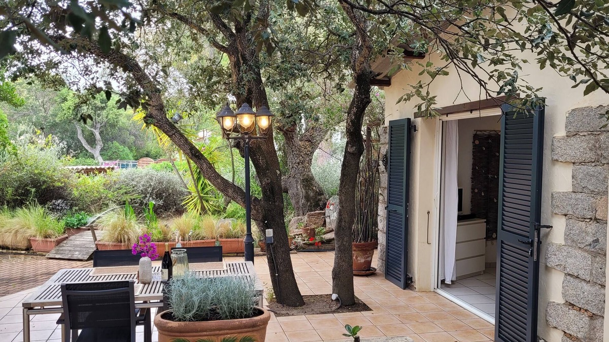 Pinarellu Apartment | direct beach area, large terrace, summer kitchen, high equipment, pizza oven