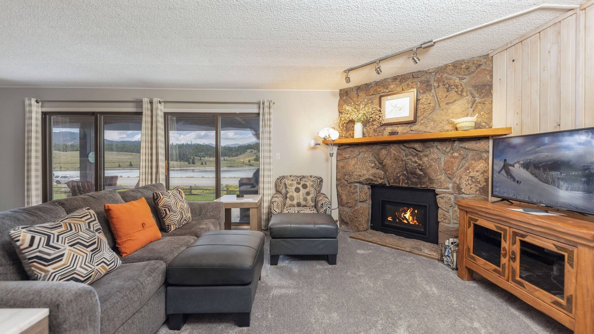 Dillon Condo | Direct Lake Views, Modern Condo on Lake Dillon, Minutes to Keystone, On Bus Route
