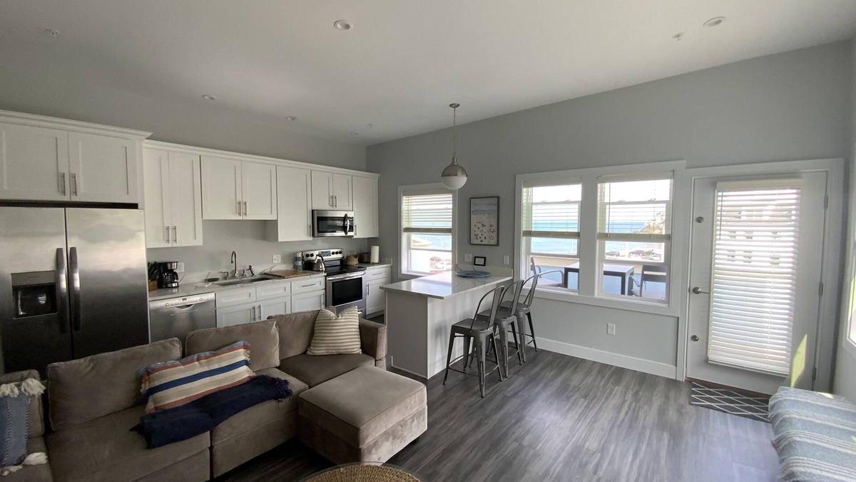 Hull House | Direct Ocean Front Condo with large wrap around balcony