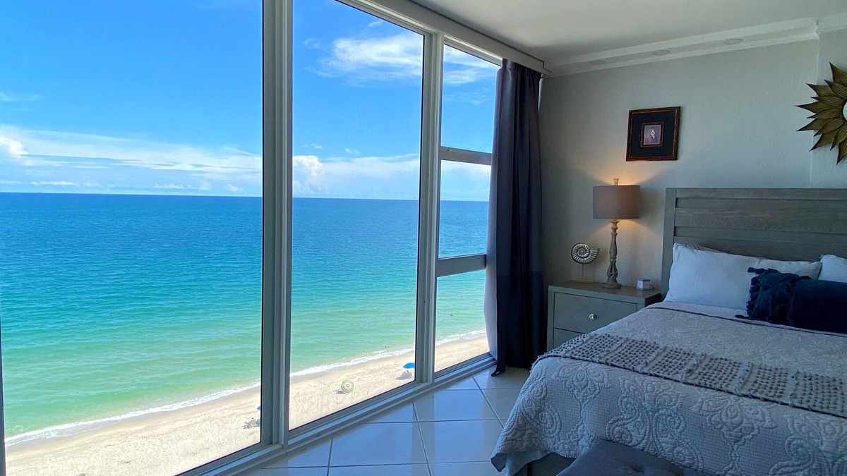 Bermuda Riviera Condo | Direct Ocean View Condo