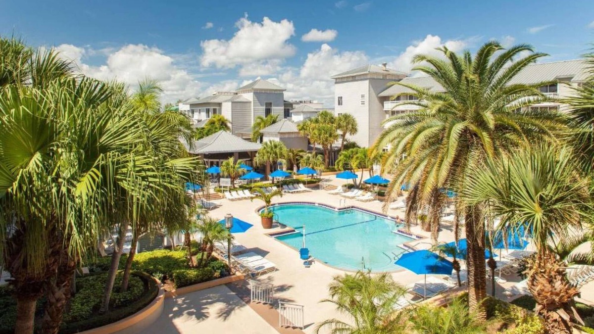 Stuart Hotel | Direct Ocean Views | Golf. Outdoor Pool. Gym.