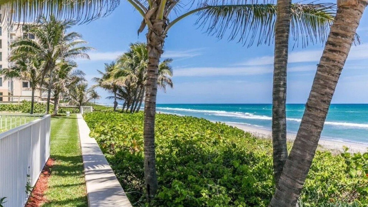 Highland Beach Condo | Direct OCEANFRONT Condo on the BEACH