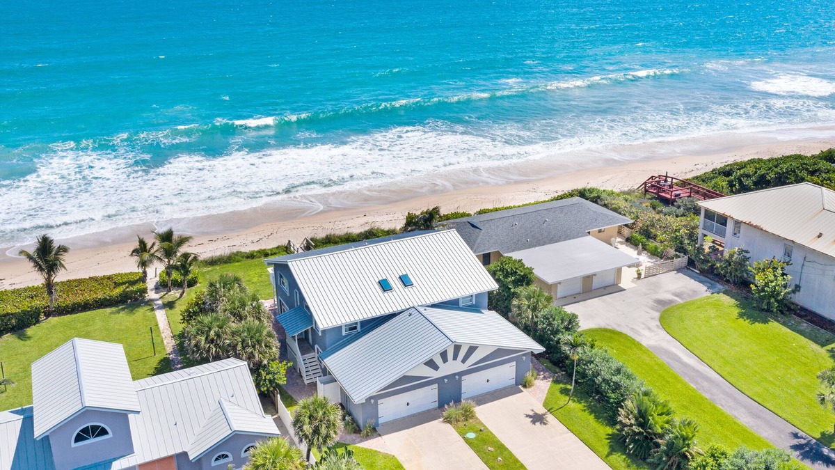 Floridana Beach House | Direct Oceanfront Heavenly Retreat