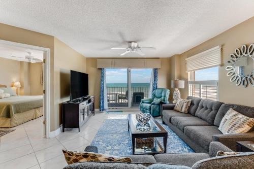 Seawinds Condo Apartment | Direct oceanfront corner condo with spacious balcony and heated beachfront pool