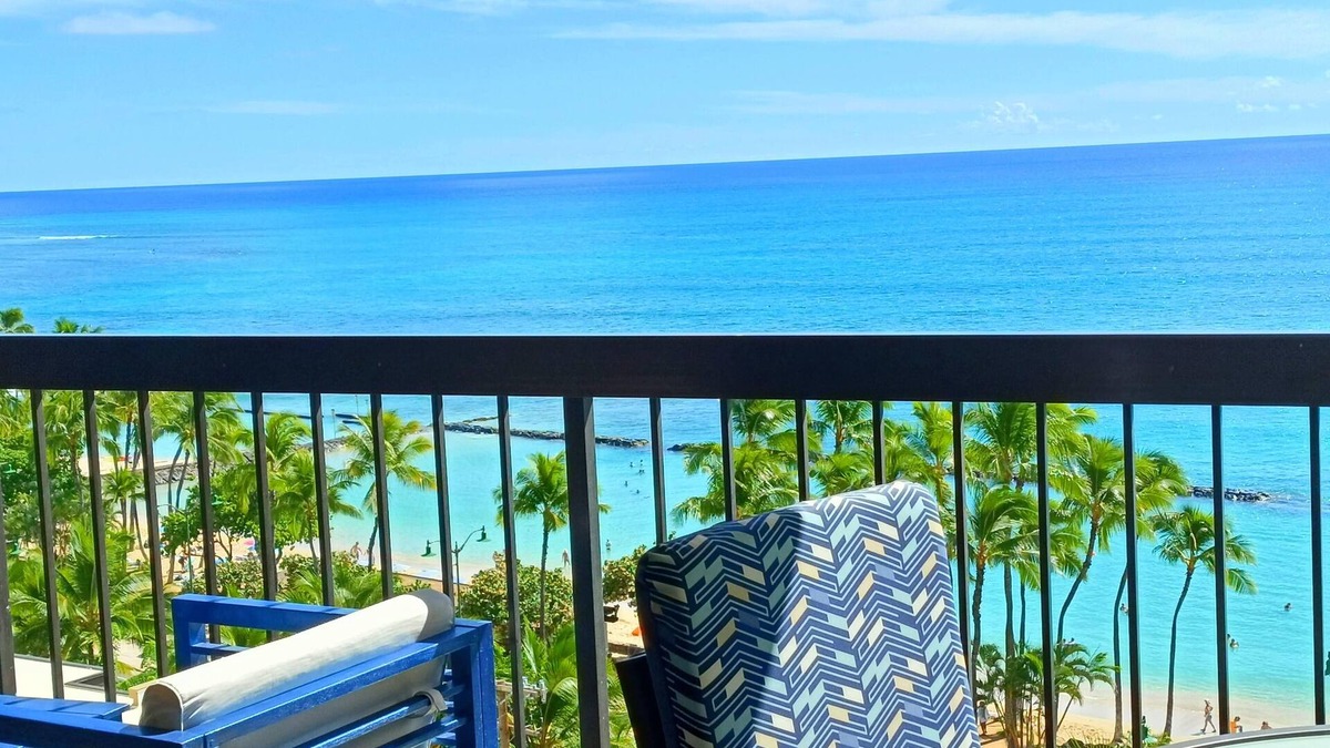 Diamond Head - Kapahulu - St. Louis Hotel | Direct Oceanfront in the Heart of Waikiki! Spectacular New Custom Reno!