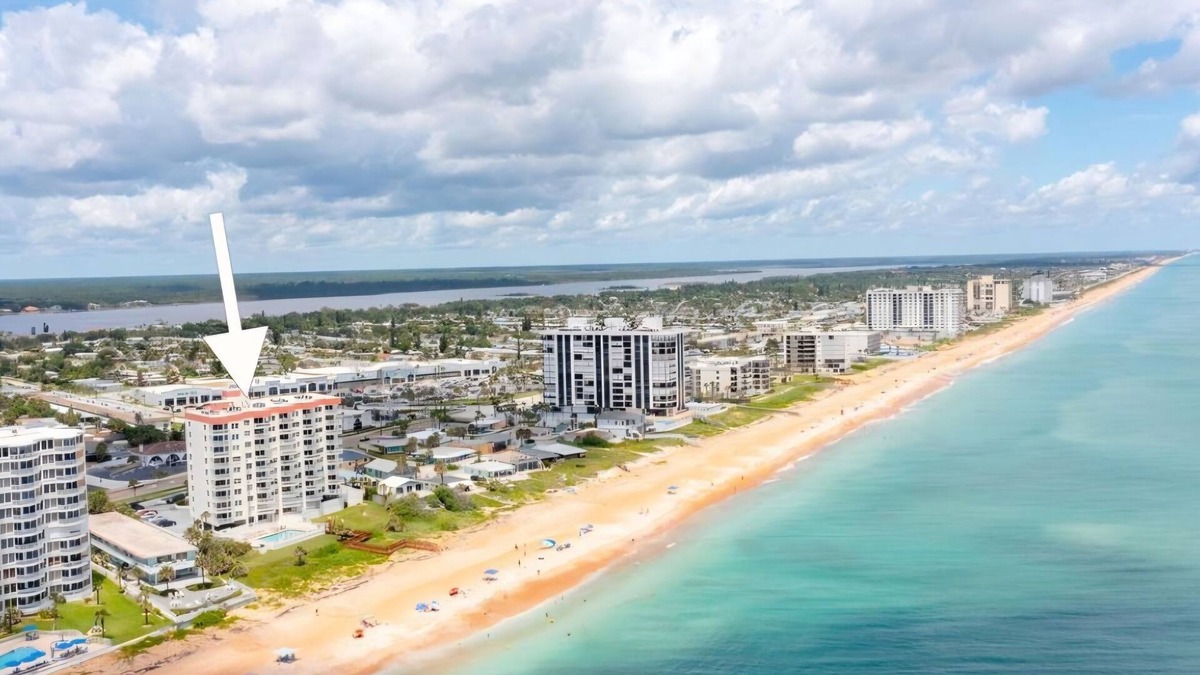 Sunny Shores Condo | Direct Oceanfront 2-bedroom condo with pool, washer & dryer in Ormond Beach