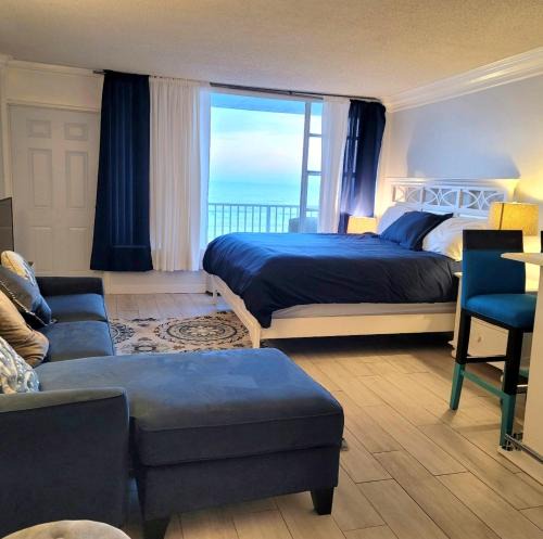East Daytona Apartment | Direct Oceanfront With Balcony