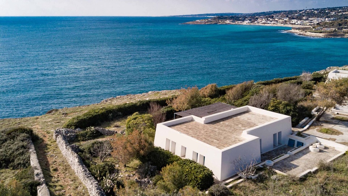 Marina di Felloniche Ski Chalet | Direct sea access and stunning location
