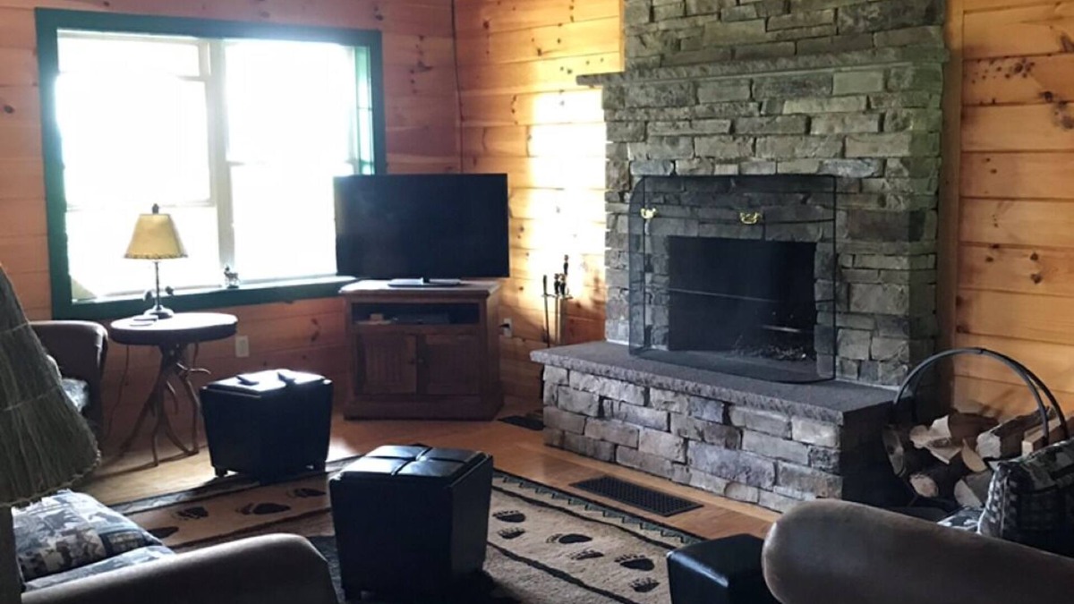 Colebrook House | Direct Snowmobile and ATV trail from front door