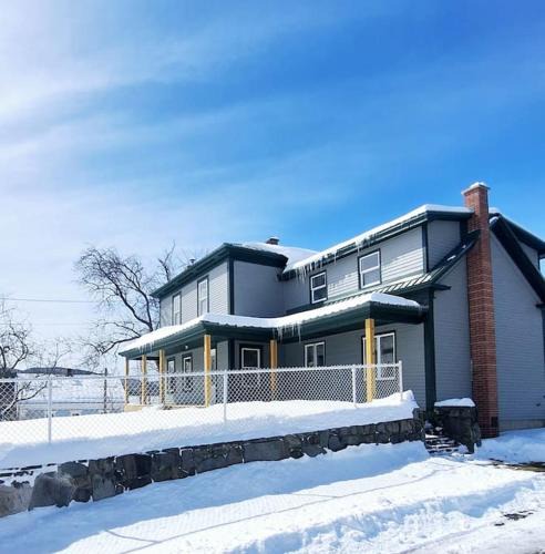 Colebrook House | Direct trail access/central location/Ample parking