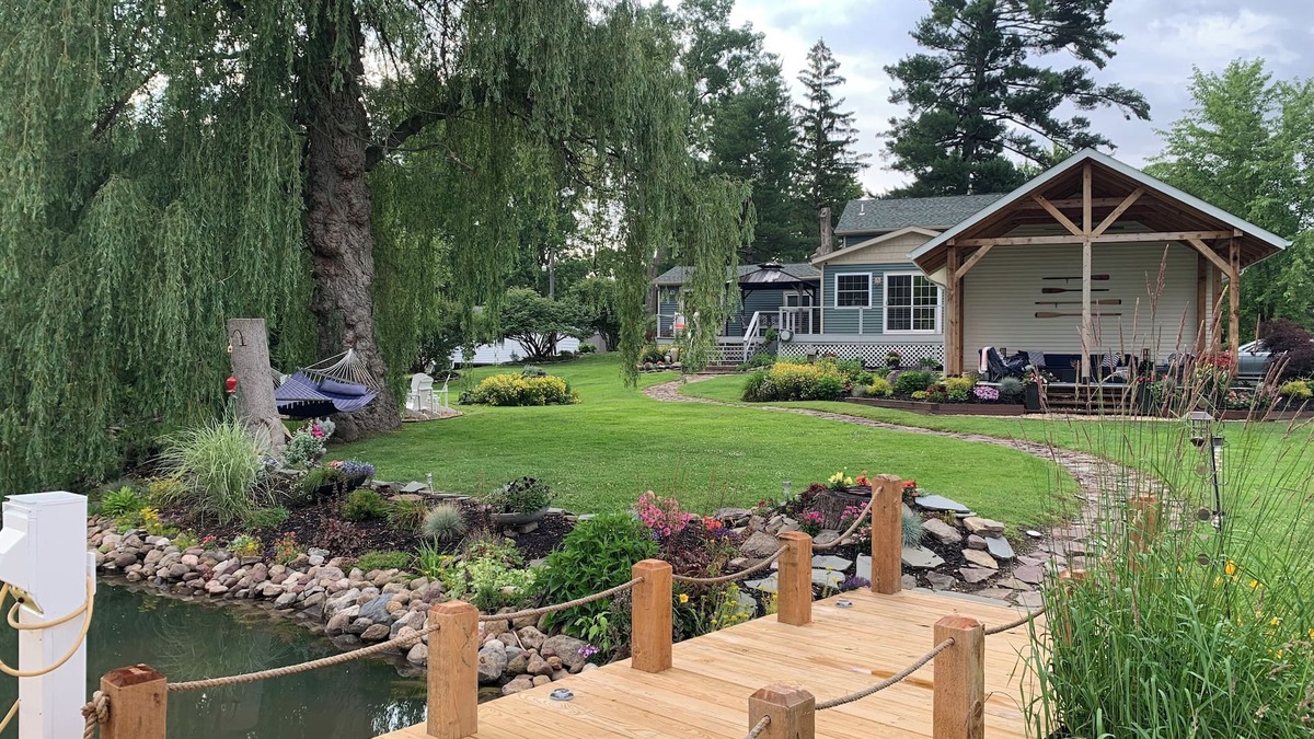 Waterloo House | Direct Waterfront private house, NEW 40ft dock w/power, sleeps 8 in Wine Country