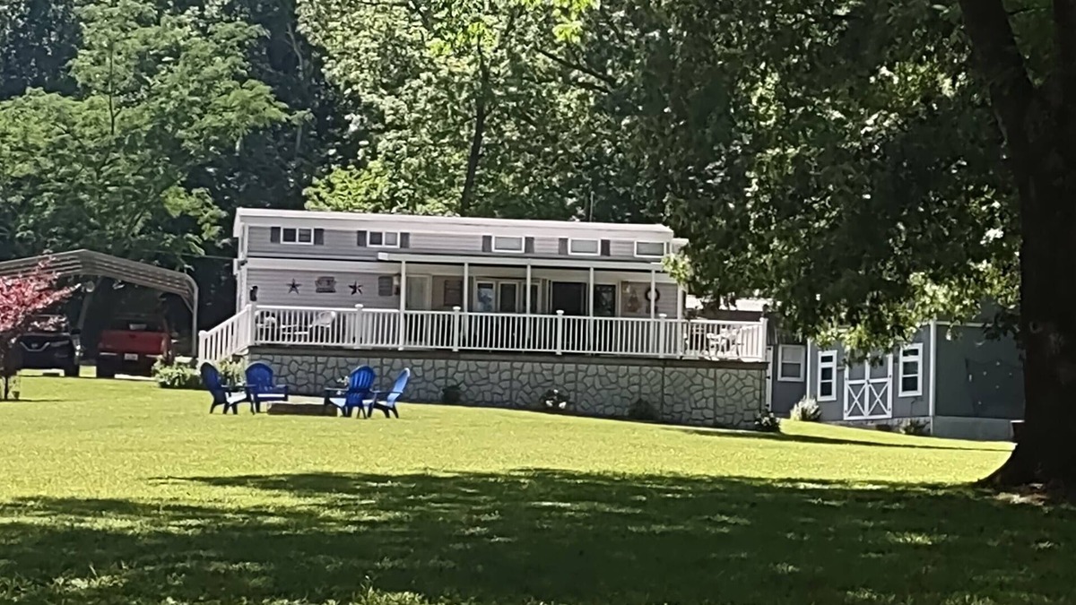 Cadiz Cottage | Direct waterfront property! Book your Summer Vacation NOW!