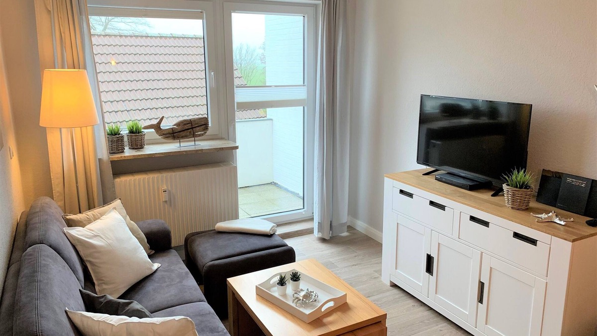 Busumer Deichhausen Apartment | Directly on the North Sea (200 m). Free beach chair on the dike (May - Sept.).