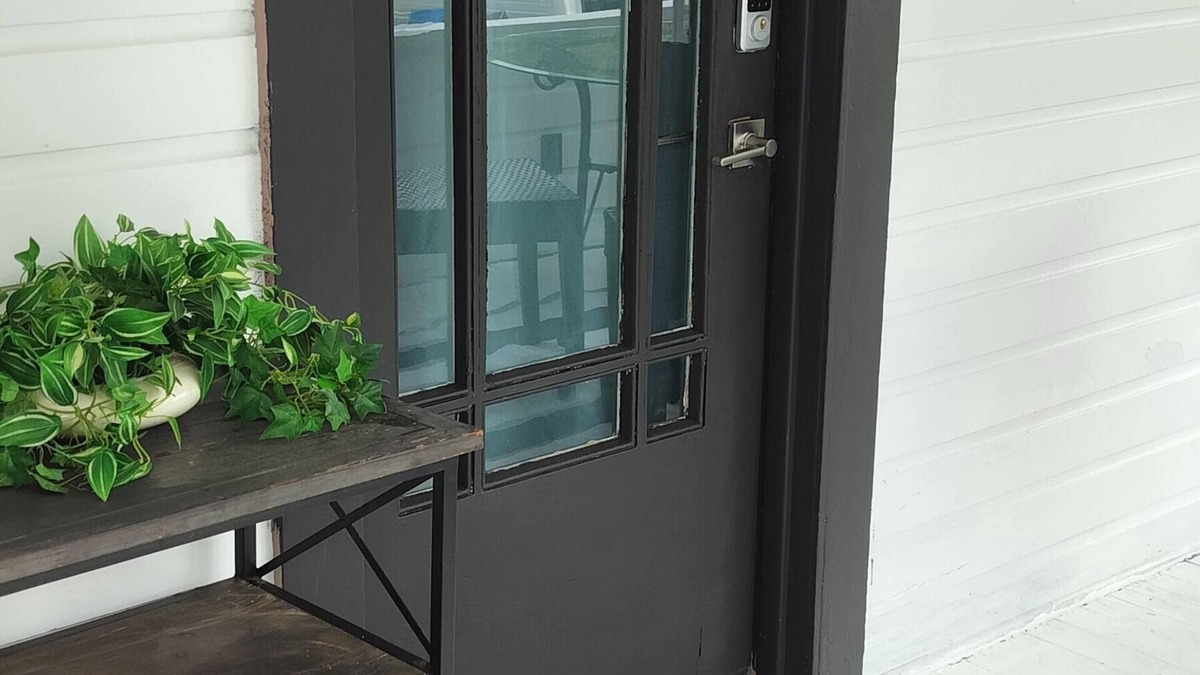 Bradenton Apartment | Directly on Riverwalk in Downtown Bradenton Walking trail out your front door!