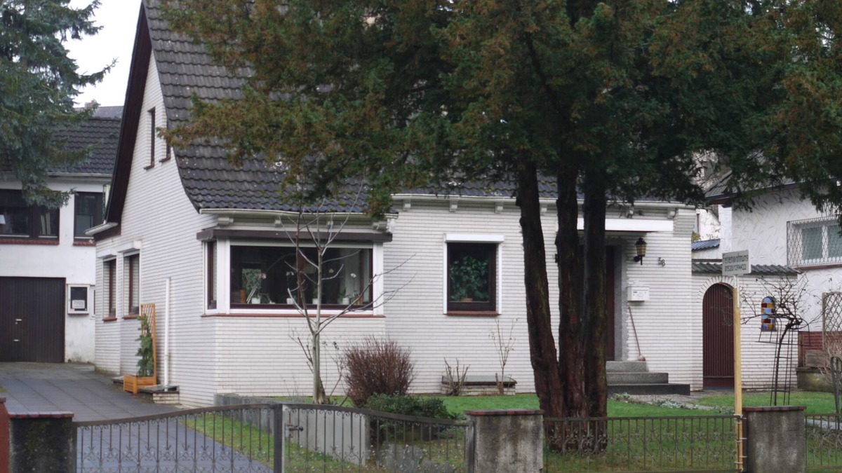Eißendorf Apartment | Directly on the city park, ideal for walks and visits in MidSommerland