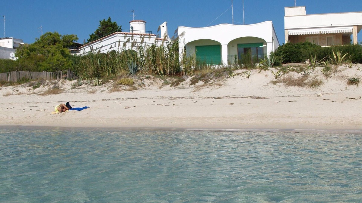 Scala di Furno Apartment | Directly on the beach. 6 beds in villa with private access to the sea