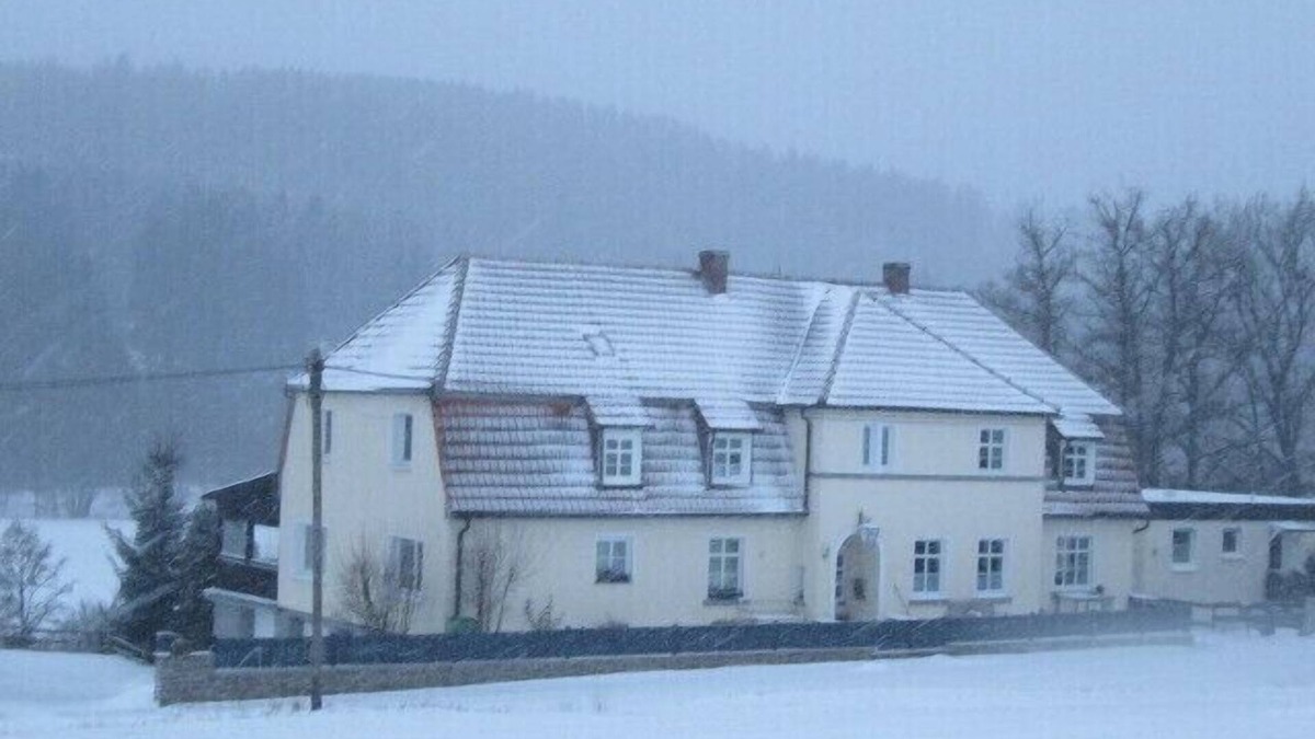 Glindfeld Apartment | * Directly on the river with a mountain view in the ROTHAARGEBIRGE in the SAUERLAND near WINTERBERG*.