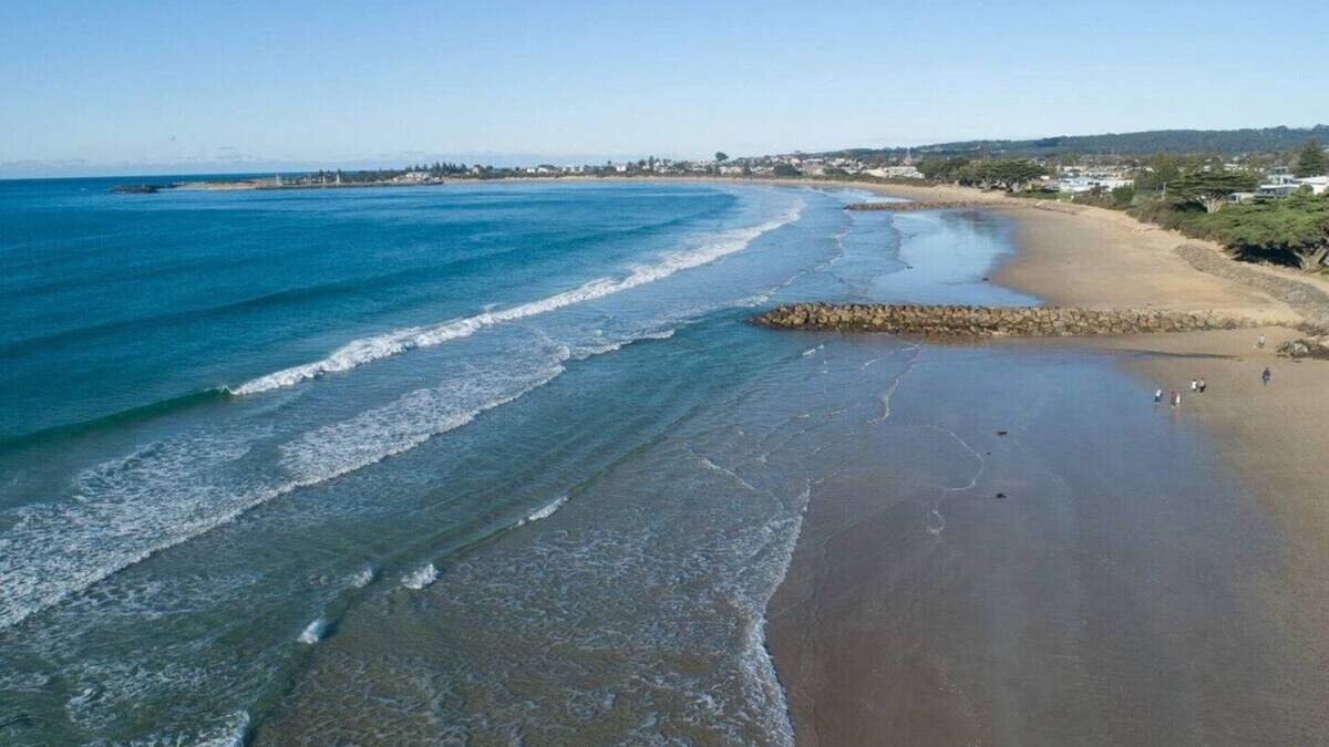 Marengo House | Directly opposite the beach, Ocean View Marengo is sure to delight!