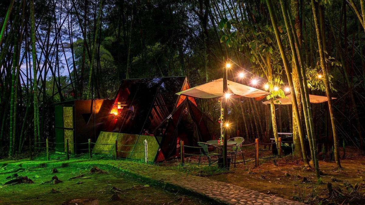 Yotoco RV Rental | Disconnect and Relax: Luxury Camping by the Lake