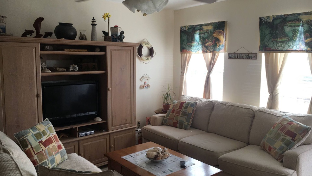 Corpus Christi Condo | Discounted 30 Day Minimum Stay. 2bd. 2bth. Private 2nd floor Condo & balconies.