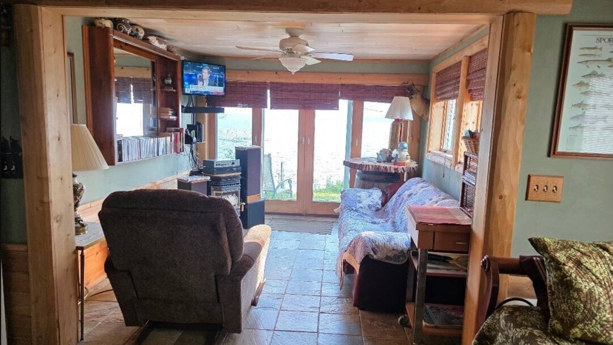Alpena Cottage | Discounted Fall Season Rates Double Occupancy on Long Lake near Alpena.