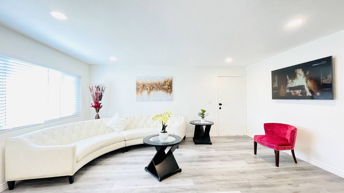 Upland Apartment | Discounted Large Upland 2 Master Bedrooms - Close To Airport, Convention Center