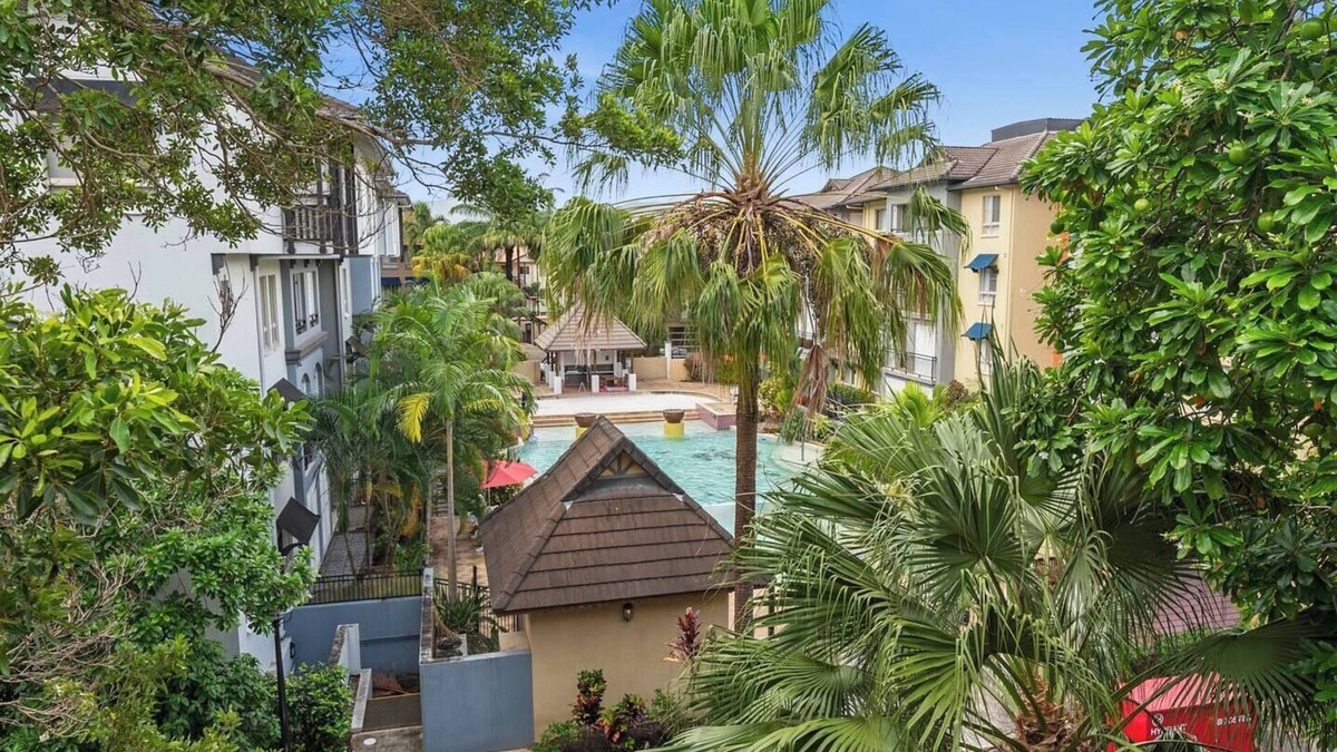 Cairns North Apartment | Discover a Lush Poolside Stay at The Lakes Resort