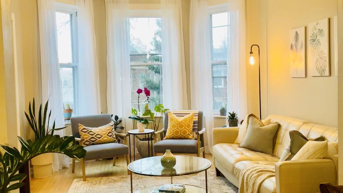 Avondale Apartment | Discover and Experience the Ultimate Stay in Logan Square/Avondale's Retreat