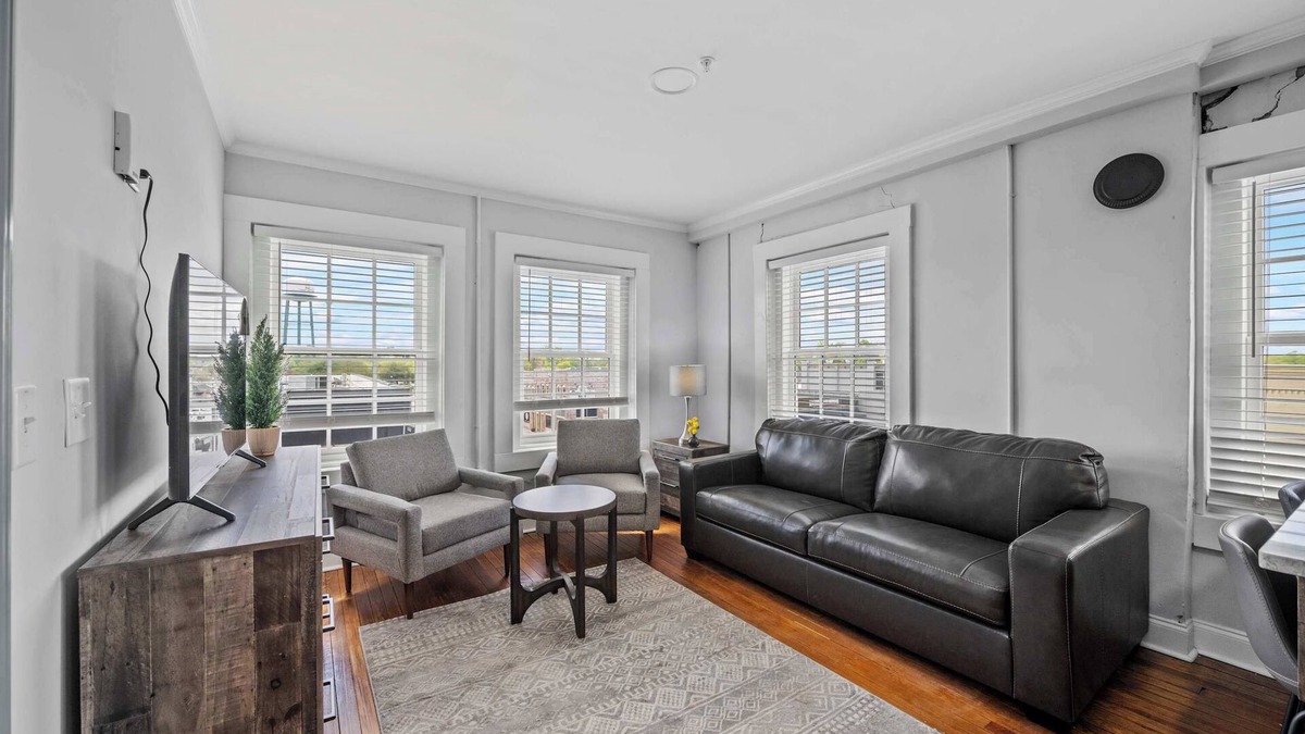 Conway Condo | Discover Conway Trendy Downtown Loft