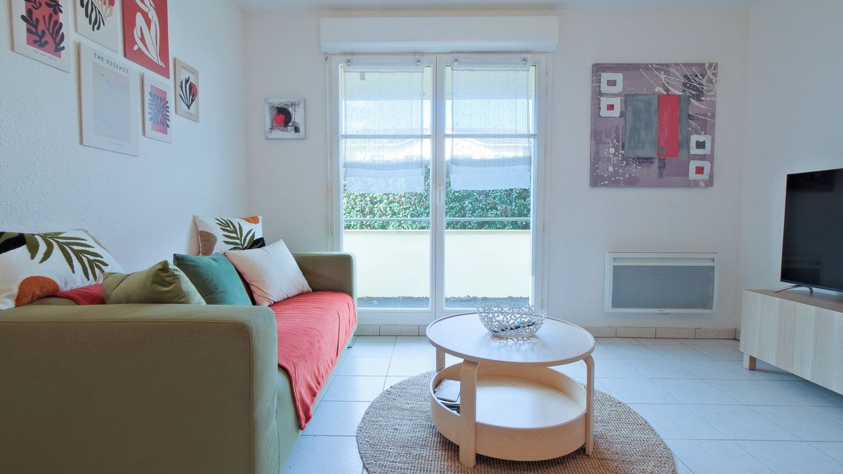 Marsac-sur-l'Isle Apartment | Discover "Lit d'Isle", your haven of peace in a secure residence with parking!