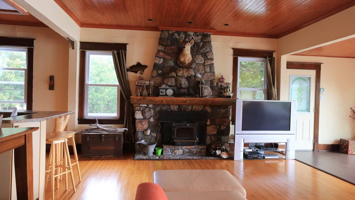 Frontenac Cabin | Discover Melody Lodge, Ontario's Best-Kept Secret Where Tranquil Nature, Adventure, and Comfort Await.
